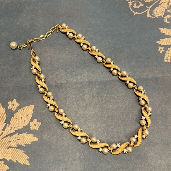 Vintage Trifari Pearl Gold Necklace. 1950’s - Picture 16 of 16